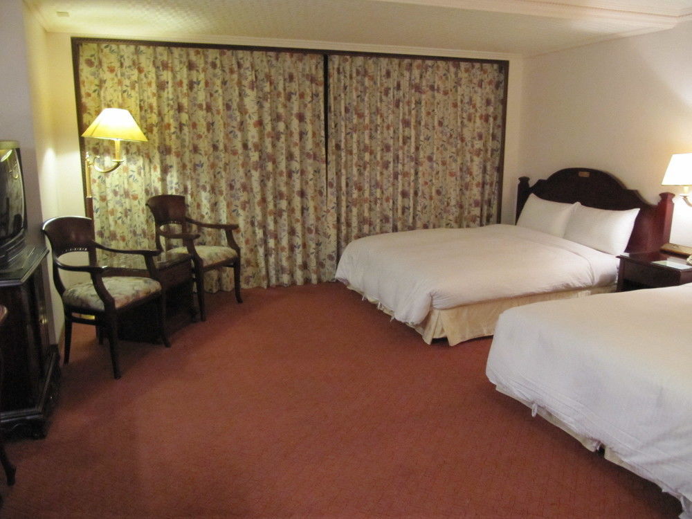 Sunrise Hotel Đài Nam Ngoại thất bức ảnh