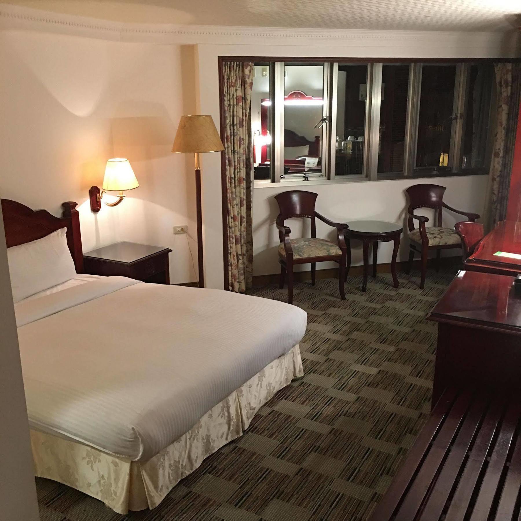 Sunrise Hotel Đài Nam Ngoại thất bức ảnh