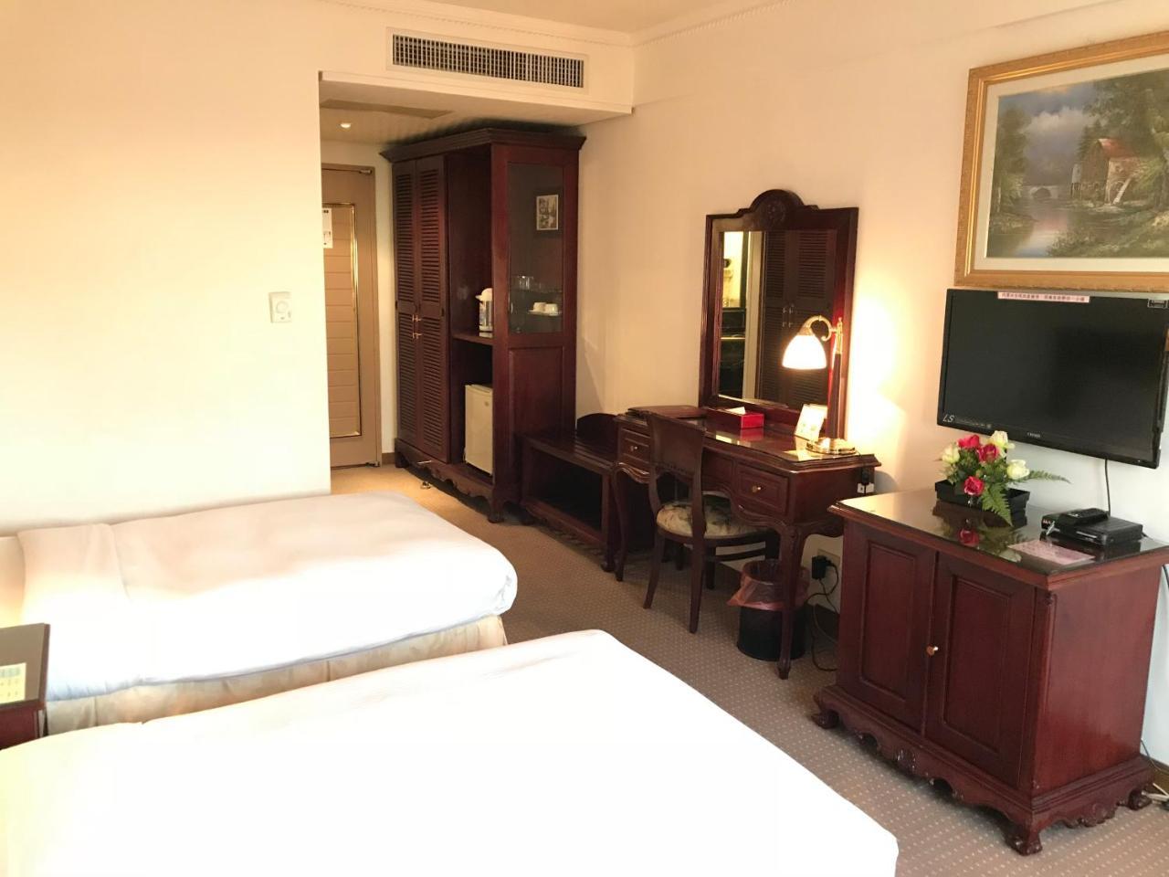 Sunrise Hotel Đài Nam Ngoại thất bức ảnh