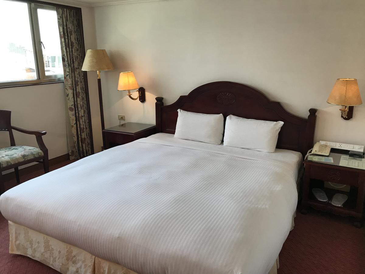 Sunrise Hotel Đài Nam Ngoại thất bức ảnh