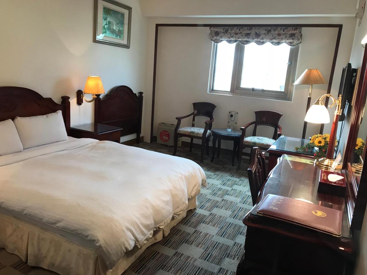 Sunrise Hotel Đài Nam Ngoại thất bức ảnh