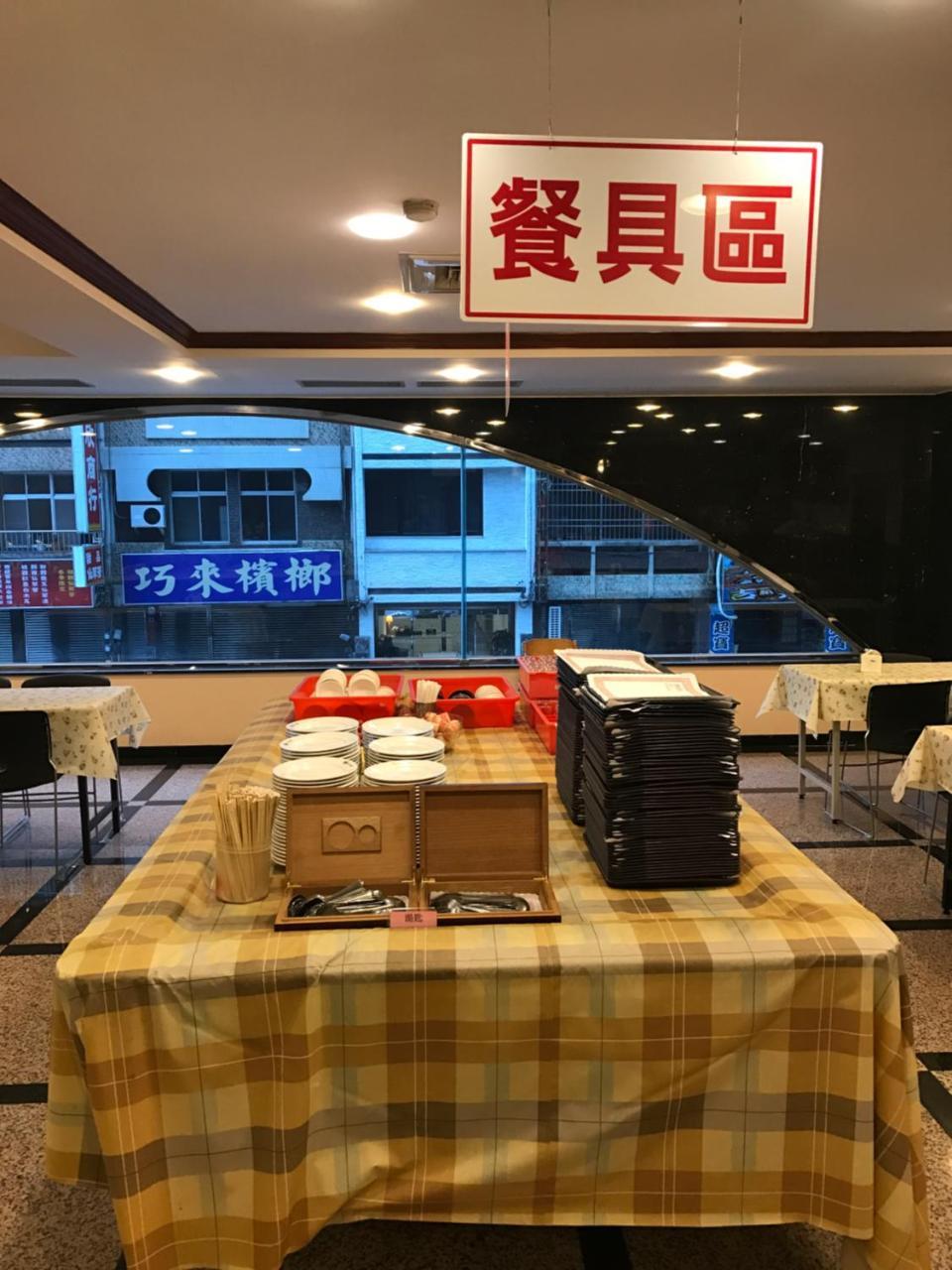 Sunrise Hotel Đài Nam Ngoại thất bức ảnh